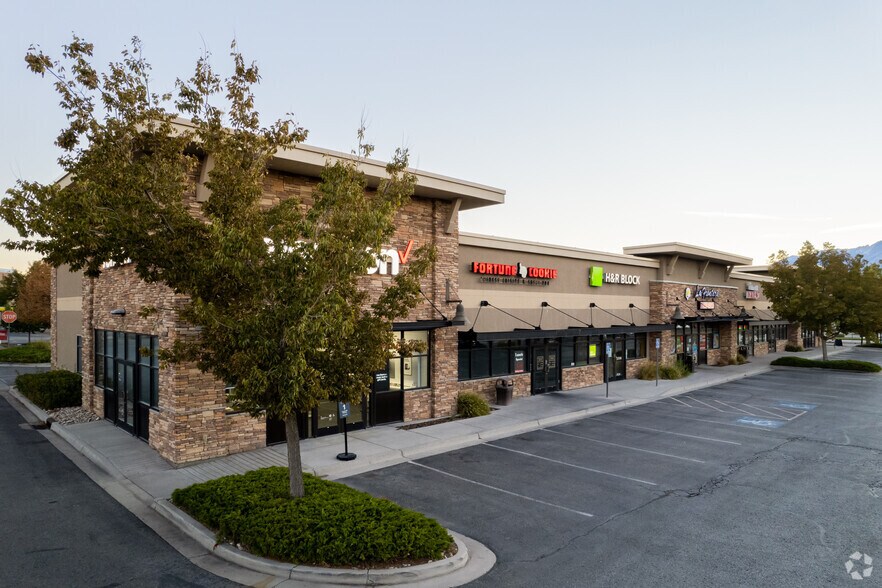 More Photos Of 3728 W 13400 S, Riverton General Retail For Lease
