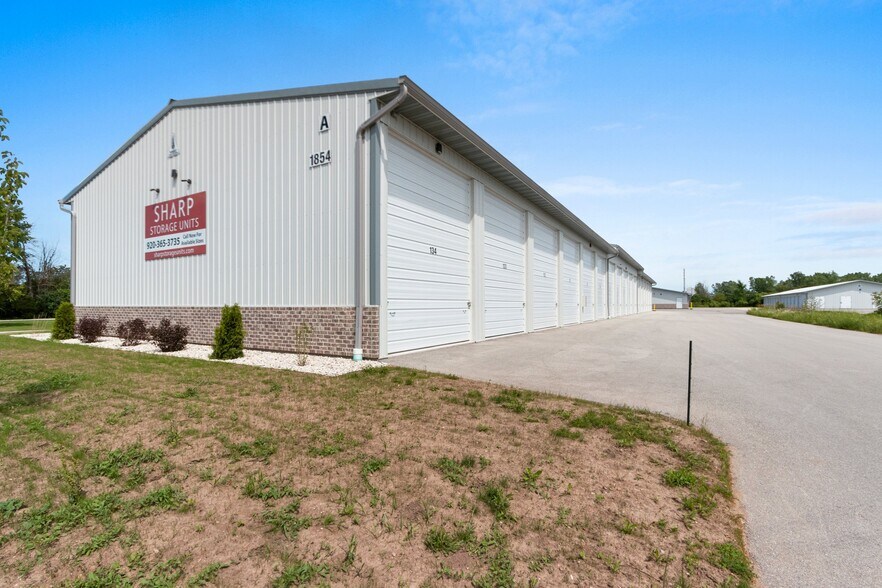 More Photos Of 1854 Industrial Dr, Green Bay Specialty For Sale