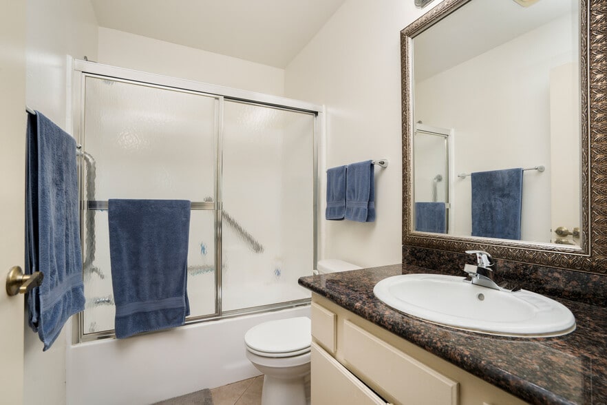 More Photos Of 6924 Woodman Ave, Van Nuys Apartments For Sale