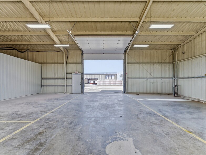 More Photos Of 1511 S Graham St, Stephenville General Retail For Sale