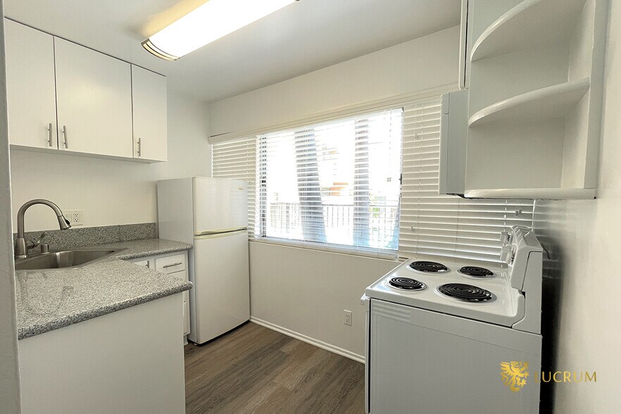 More Photos Of 20951 Roscoe Blvd, Canoga Park Apartments For Sale