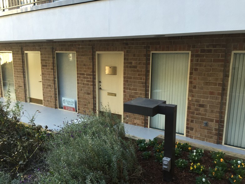 More Photos Of 6116 Rolling Rd, Springfield Medical For Lease