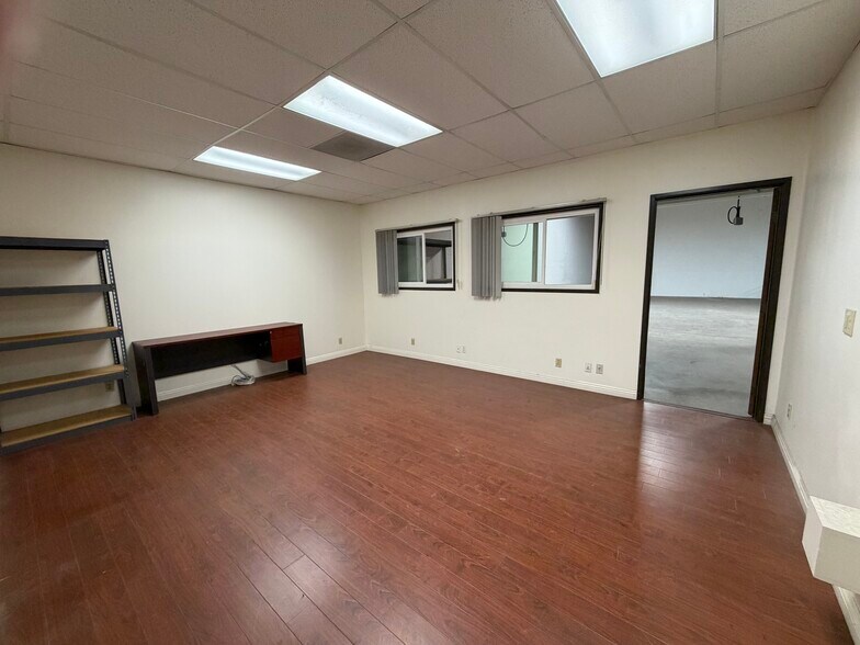 More Photos Of 18320 Bedford Cir, City of Industry Warehouse For Lease