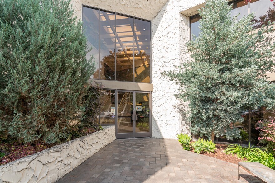 More Photos Of 710 Lakeway Dr, Sunnyvale Office For Lease