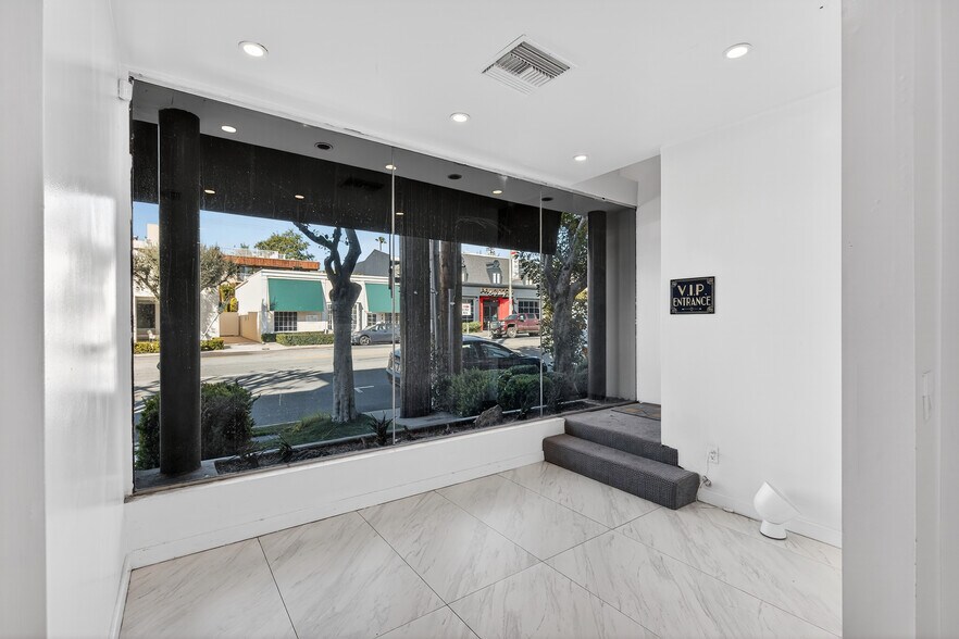 More Photos Of 910 N La Cienega Blvd, Los Angeles Storefront Retail Office For Sale
