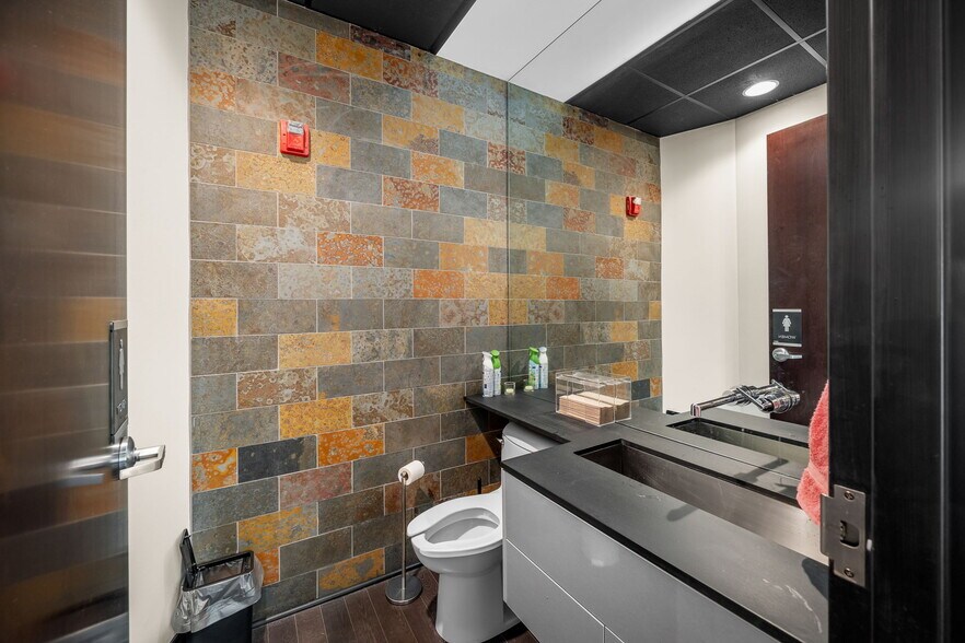 More Photos Of 3016 Locust St, Saint Louis Loft Creative Space For Lease