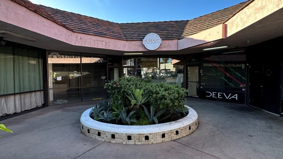 More Photos Of 15030 Ventura Blvd, Sherman Oaks Unknown For Lease