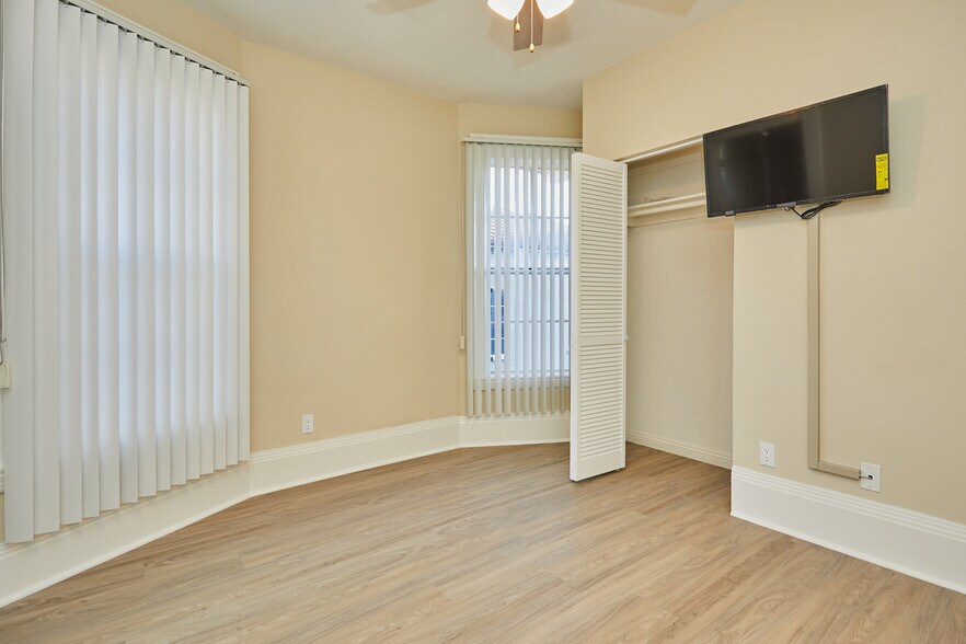 More Photos Of 1840 W 11th Pl, Los Angeles Apartments For Sale