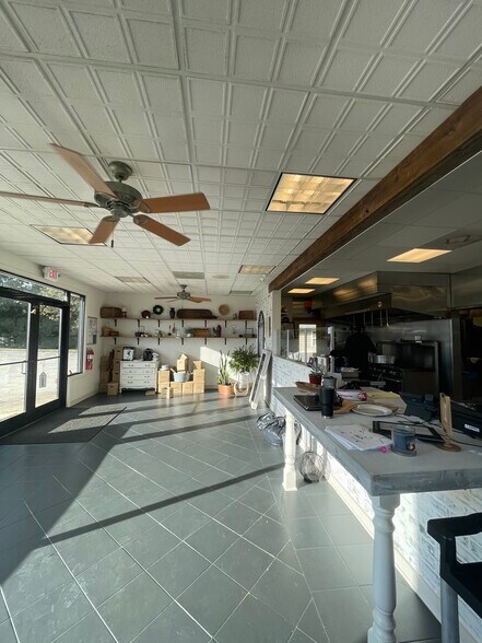 More Photos Of 386 Highway 82 S, Jefferson Restaurant For Sale