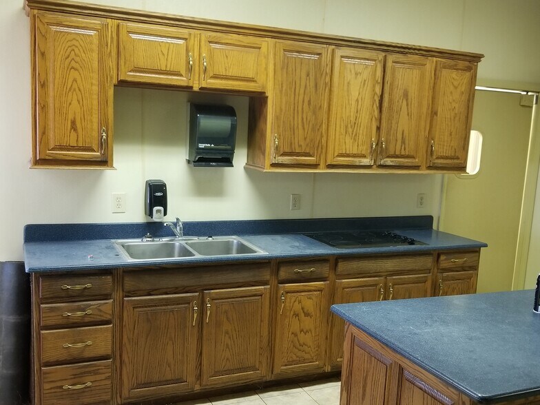 More Photos Of 7411 Outer Rd, Odessa Convenience Store For Lease