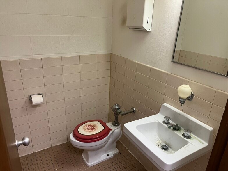 More Photos Of 1950 US Highway 80 E, Abilene Office For Sale