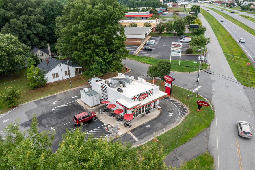 Primary Photo Of 938 Grove St, Shelby Fast Food For Sale