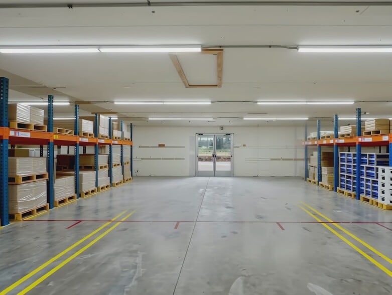 Primary Photo Of 703 N 7th St, Chewelah Manufacturing For Sale