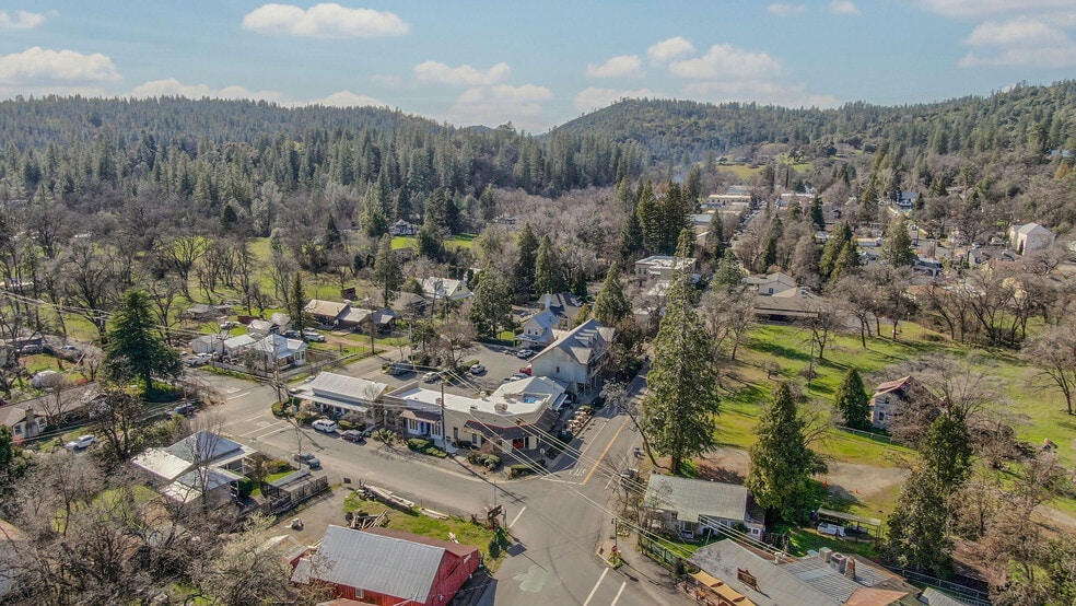 More Photos Of 191 Main St, Murphys General Retail For Sale