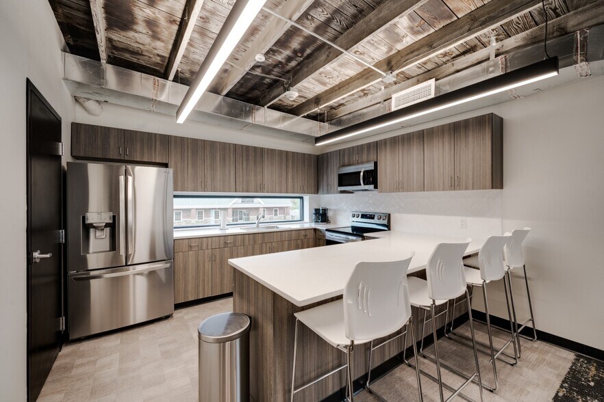 More Photos Of 1090 Spencer St, Conway Loft Creative Space For Lease