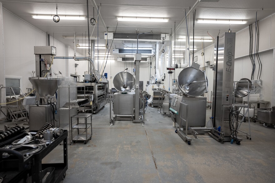 More Photos Of 1135 Industrial Park Rd, Vandergrift Food Processing For Sale