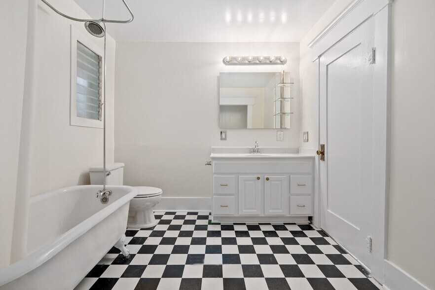 More Photos Of 2024 Laurel Canyon Blvd, Los Angeles Multifamily For Sale