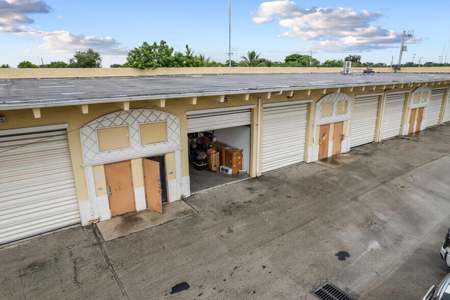 More Photos Of 2201-2227 SW 57th Ave, West Park Warehouse For Sale