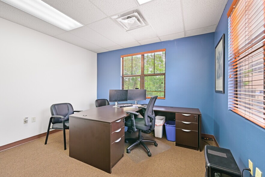 More Photos Of 3600 Rodeo Ln, Santa Fe Medical For Sale