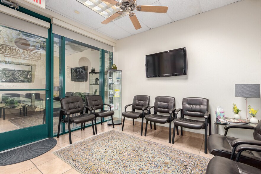 More Photos Of 4045 E Union Hills Dr, Phoenix Medical For Sale