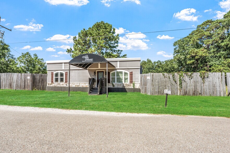 More Photos Of 14000 McAlister Rd, Conroe Office For Sale