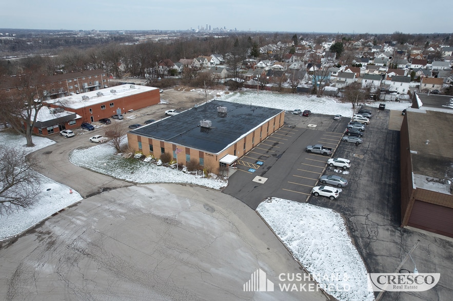 More Photos Of 9257 Midwest Ave, Garfield Heights Showroom For Sale