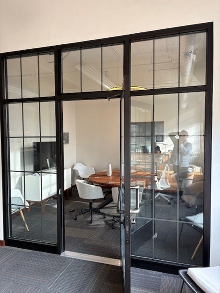 More Photos Of 801 Broadway Ave NW, Grand Rapids Office For Lease