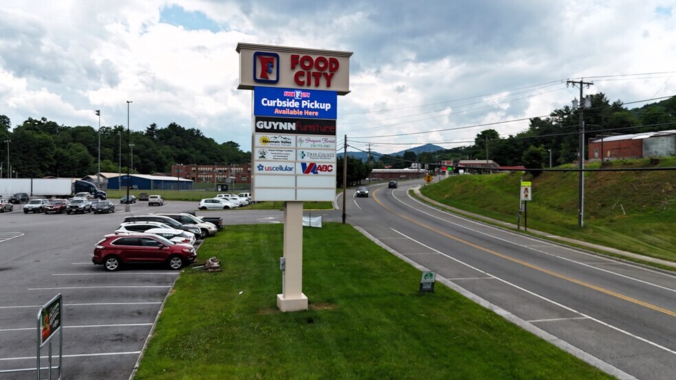 More Photos Of 568 E Main St, Independence Storefront For Lease