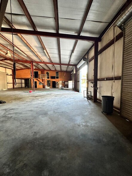 More Photos Of 709 State Highway 78 S, Farmersville Warehouse For Lease