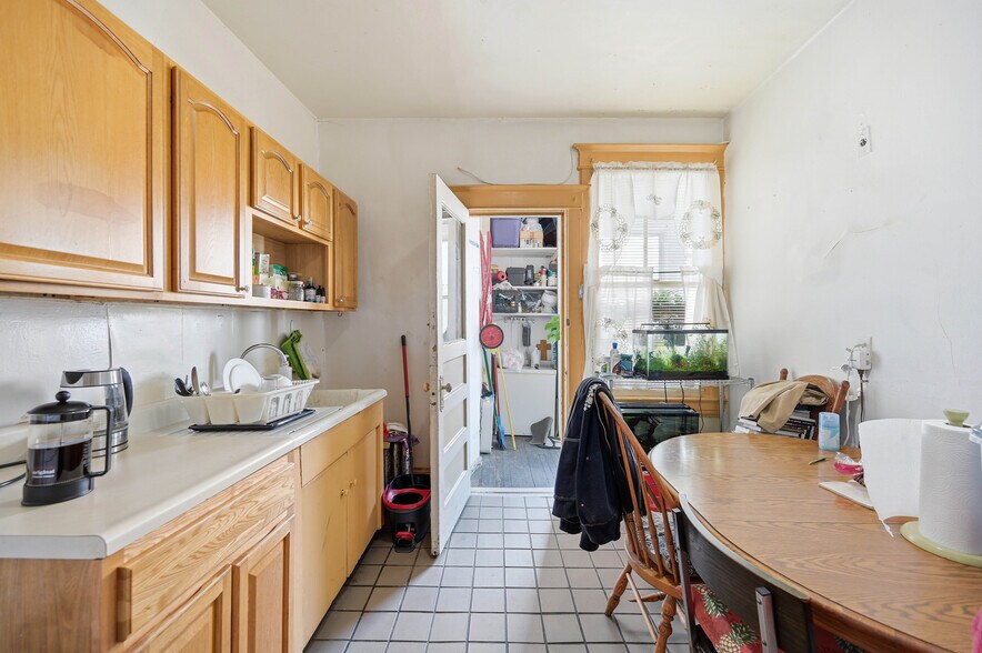 More Photos Of 25 Saratoga Ave, Yonkers Apartments For Sale