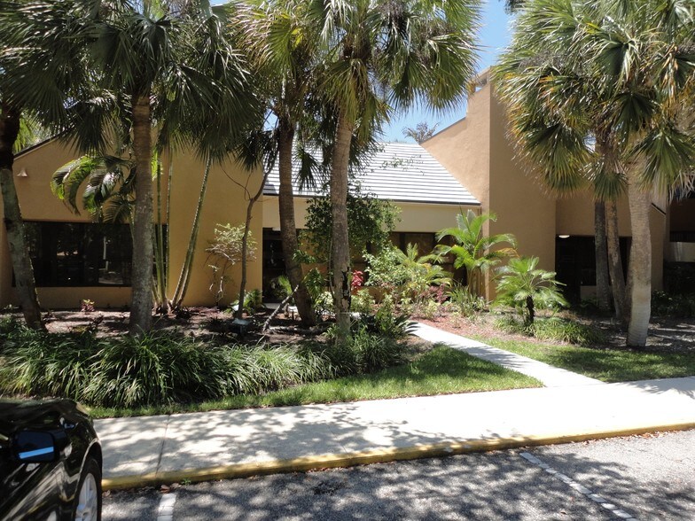 More Photos Of 11211 Prosperity Farms Rd, Palm Beach Gardens Medical For Sale