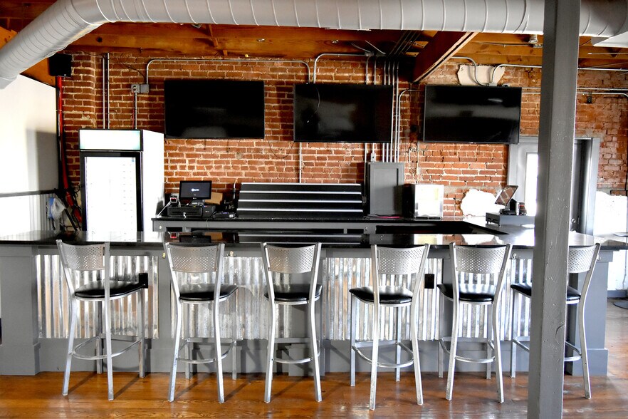 More Photos Of 124 E G.E. Patterson Ave, Memphis Restaurant For Sale