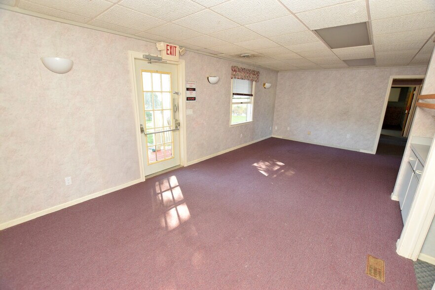More Photos Of 320 E Grand Blanc Rd, Grand Blanc Office For Lease