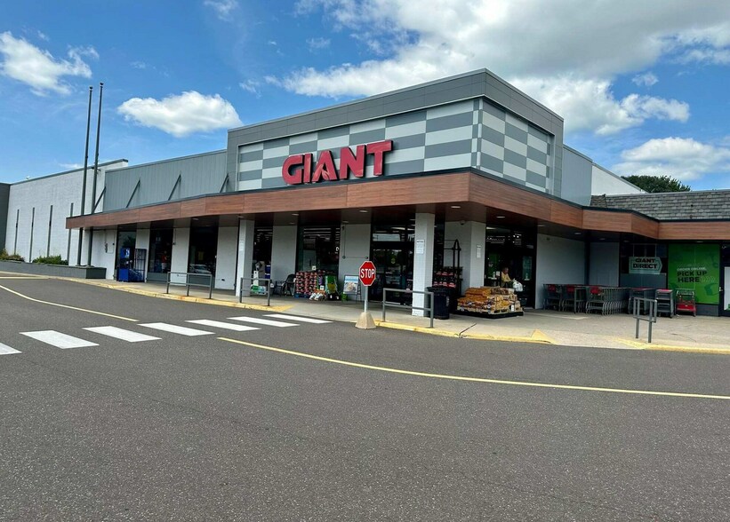 More Photos Of 426 Town Ctr, New Britain Unknown For Lease