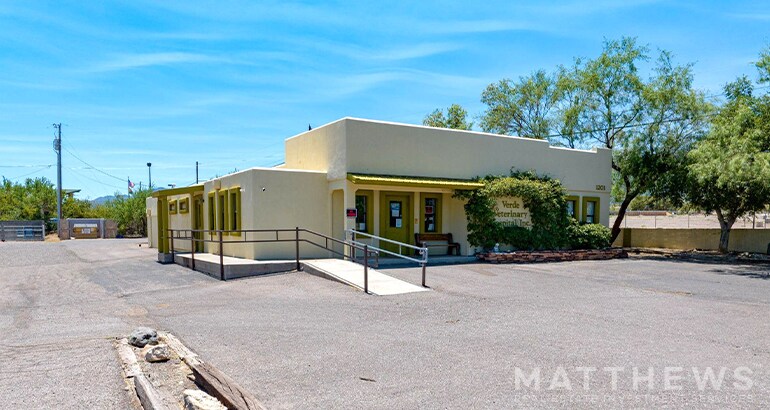 Primary Photo Of 1201 E Cherry St, Cottonwood Healthcare For Sale