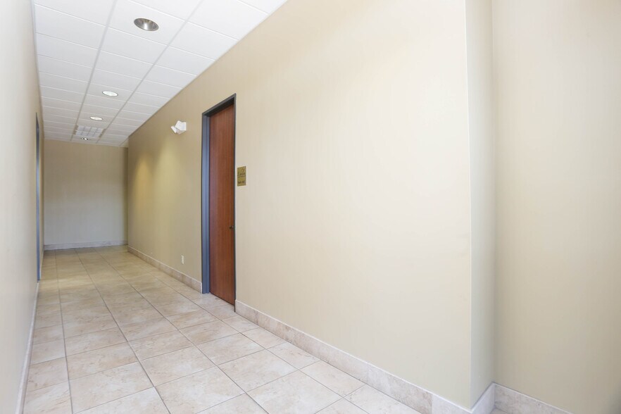 More Photos Of 20742 Stone Oak Pky, San Antonio Office For Lease