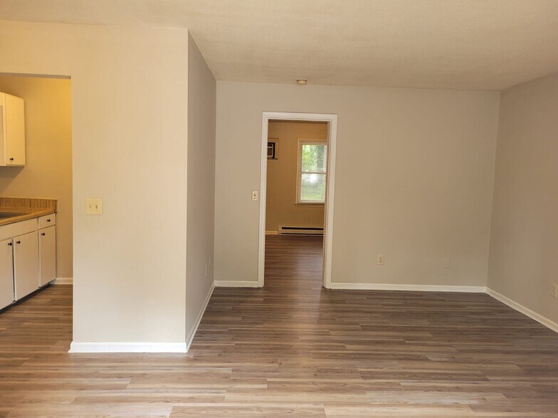 More Photos Of 2705 McArthur Dr, Greensboro Apartments For Sale