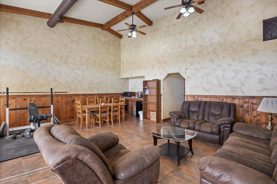 More Photos Of 1201 NE Barnard St, Glen Rose Land For Sale