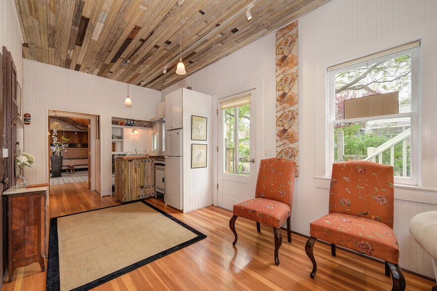 More Photos Of 1250 B St, Walnut Grove Showroom For Sale