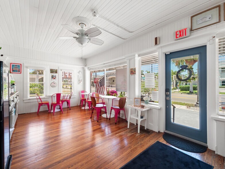 More Photos Of 2135 Mcgregor Blvd, Fort Myers Hospitality For Sale