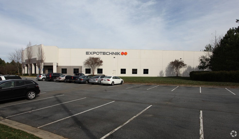 More Photos Of 1300 Northbrook Pky, Suwanee Warehouse For Lease