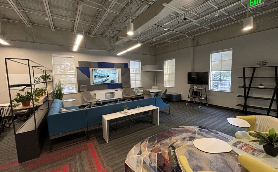 More Photos Of 110 E Hillcrest St, Orlando Office For Sale