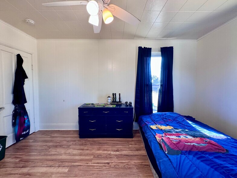 More Photos Of 1415 4th St, Fulton Storefront Retail Residential For Sale