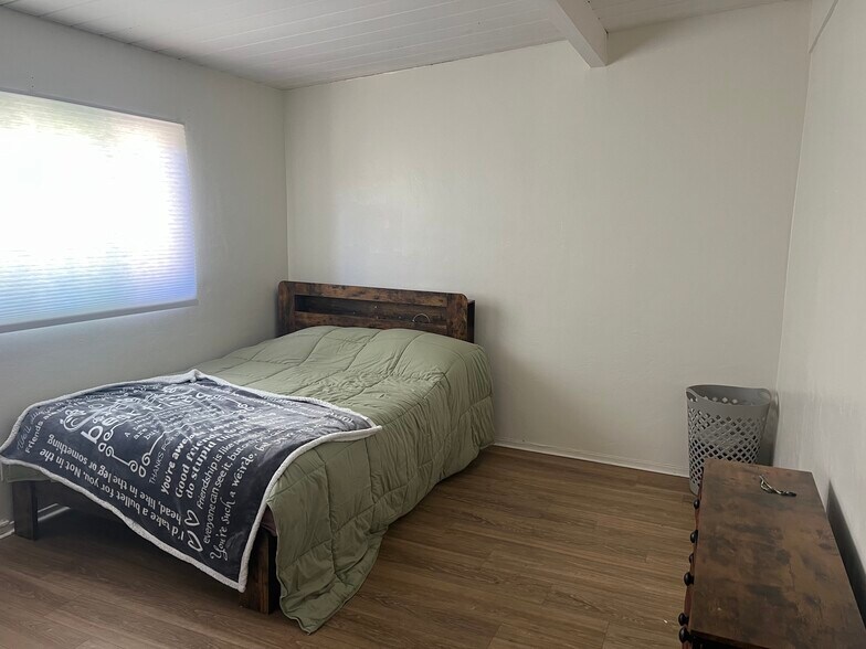 More Photos Of 2162 Thomas Ave, San Diego Apartments For Sale