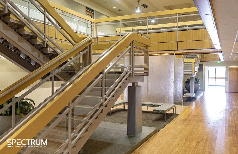 More Photos Of 18433 Roscoe Blvd, Northridge Medical For Lease