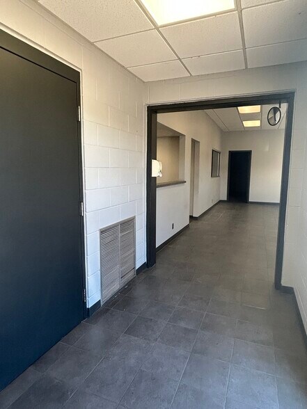 More Photos Of 207 Causeway Blvd, La Crosse Industrial For Sale