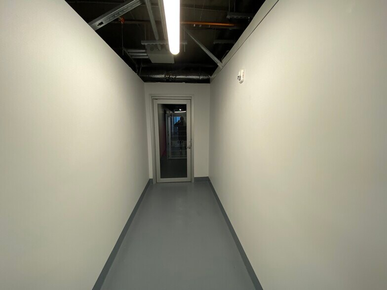 More Photos Of 1243 S Olive St, Los Angeles Apartments For Lease