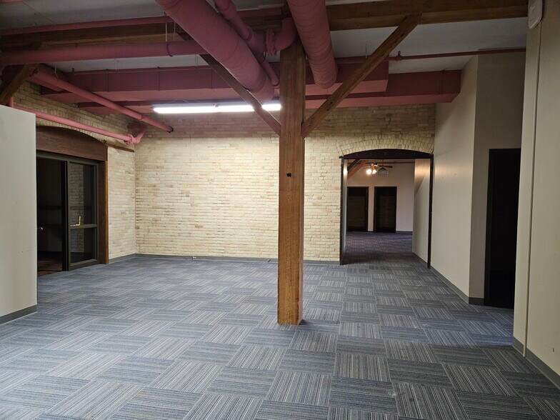 More Photos Of 500 S Hamilton St, Saginaw Medical For Sale