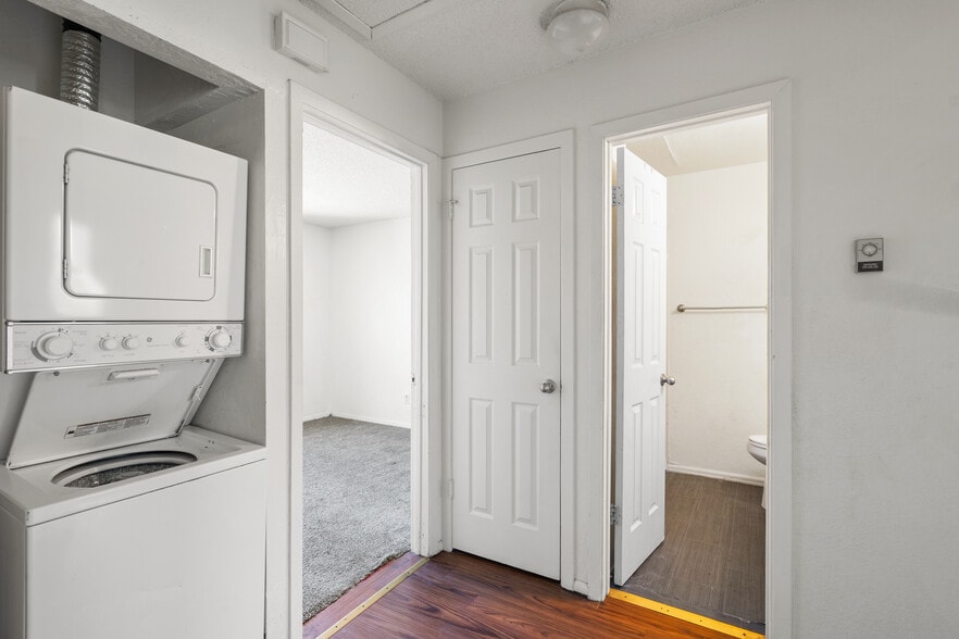 More Photos Of 935 Hathaway Dr, Colorado Springs Apartments For Sale
