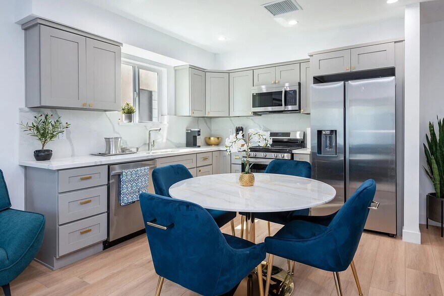More Photos Of 1151 S Ardmore Ave, Los Angeles Apartments For Sale